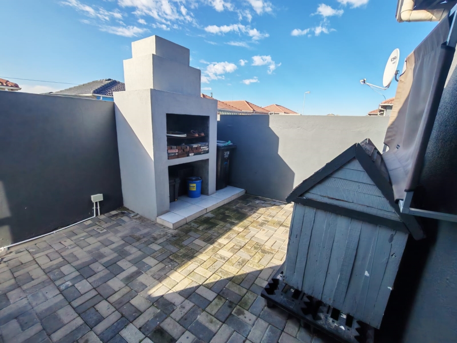 4 Bedroom Property for Sale in Delft Western Cape